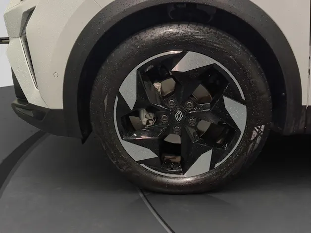RENAULT Captur 1.3 TCe Techno EDC