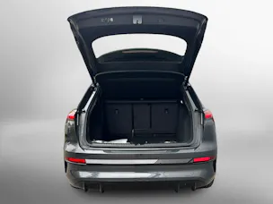 AUDI Q4 e-tron SUV quattro performance Swiss Ski