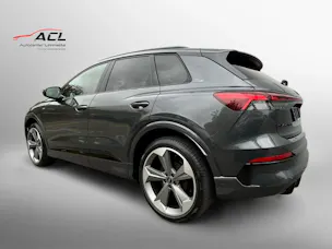 AUDI Q4 e-tron SUV quattro performance Swiss Ski