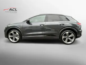 AUDI Q4 e-tron SUV quattro performance Swiss Ski