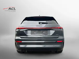 AUDI Q4 e-tron SUV quattro performance Swiss Ski