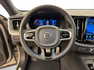 VOLVO XC60 2.0 R-Design AWD