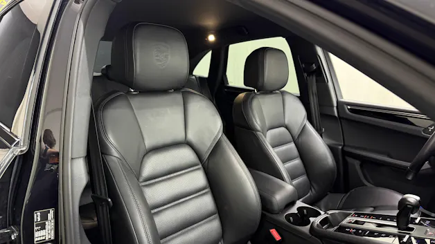 PORSCHE Macan S PDK