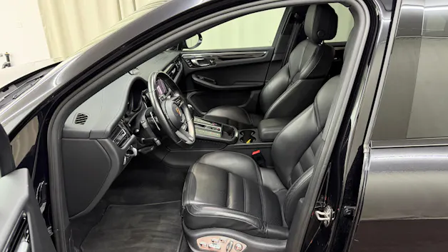 PORSCHE Macan S PDK