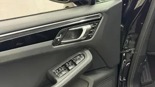 PORSCHE Macan S PDK