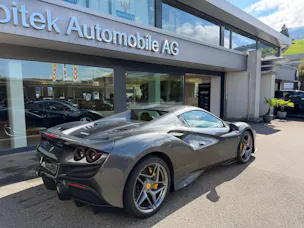 FERRARI F8 Spider