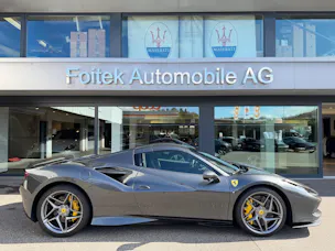 FERRARI F8 Spider