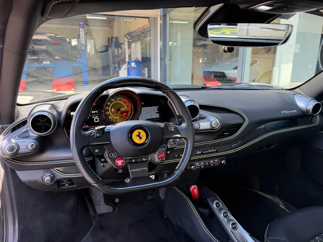 FERRARI F8 Spider