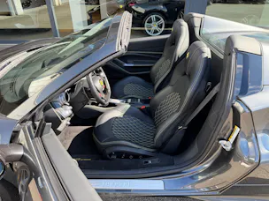 FERRARI F8 Spider