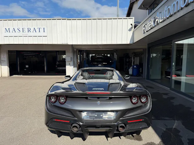 FERRARI F8 Spider