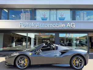 FERRARI F8 Spider