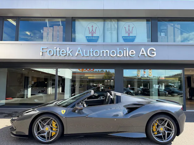 FERRARI F8 Spider