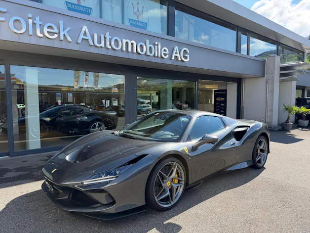 FERRARI F8 Spider