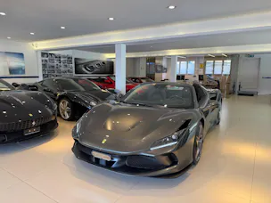 FERRARI F8 Spider