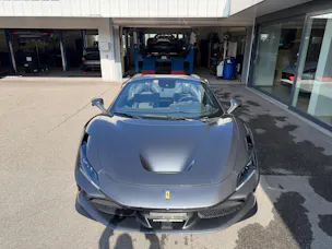 FERRARI F8 Spider