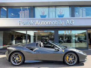 FERRARI F8 Spider