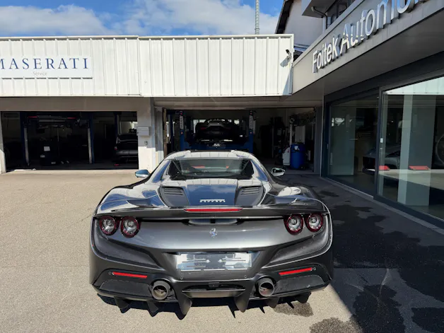 FERRARI F8 Spider