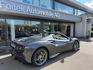 FERRARI F8 Spider
