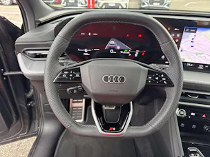 AUDI Q5 TFSi quatto S-Line 204PS S-Tronic Automat
