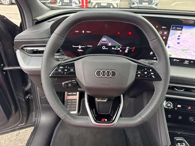 AUDI Q5 TFSi quatto S-Line 204PS S-Tronic Automat