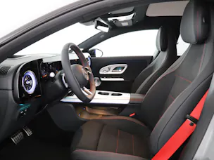 MERCEDES-BENZ CLA 220 8G-DCT 4Matic
