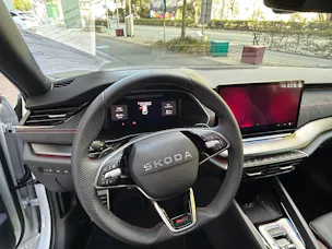 SKODA Octavia Combi 2.0 TSI DSG RS