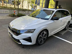 SKODA Octavia Combi 2.0 TSI DSG RS
