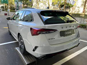 SKODA Octavia Combi 2.0 TSI DSG RS