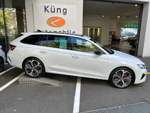 SKODA Octavia Combi 2.0 TSI DSG RS