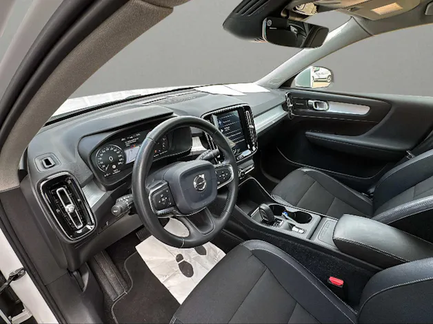 VOLVO XC40 D3 AWD Momentum Geartronic