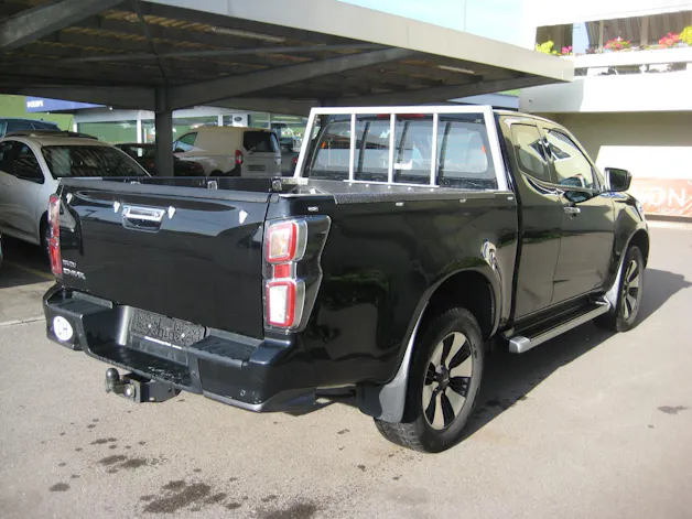 ISUZU D-MAX 1.9 SpaceCab N60F 4x4 AT
