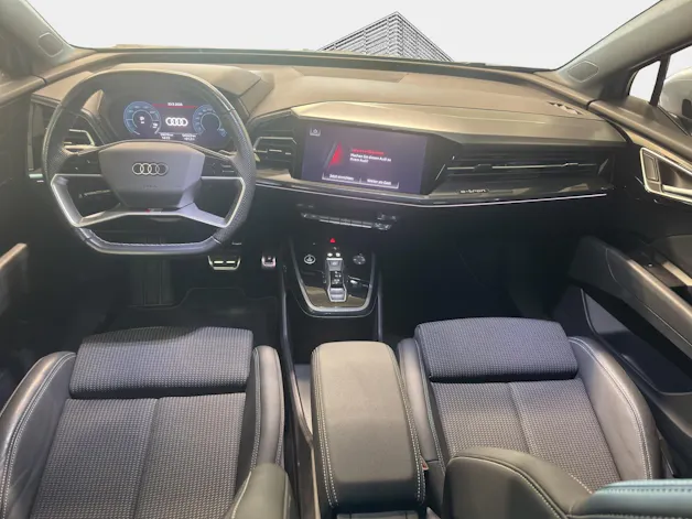 AUDI Q4 e-tron 50 quattro
