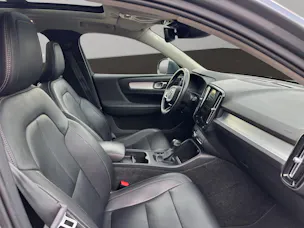 VOLVO XC40 T3 Momentum