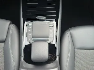 MERCEDES-BENZ GLA 200 Style