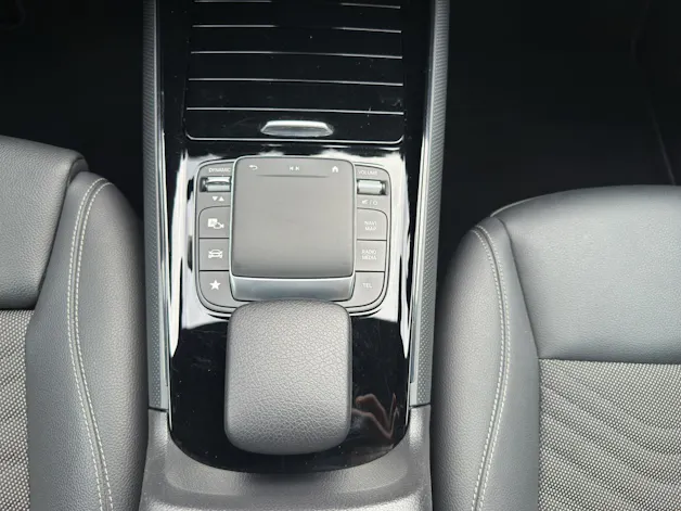 MERCEDES-BENZ GLA 200 Style