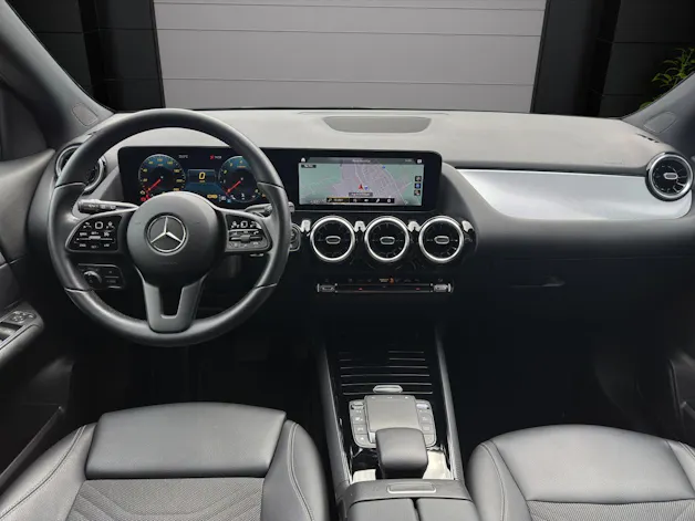MERCEDES-BENZ GLA 200 Style