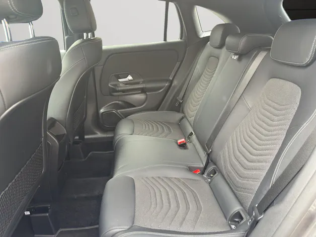 MERCEDES-BENZ GLA 200 Style
