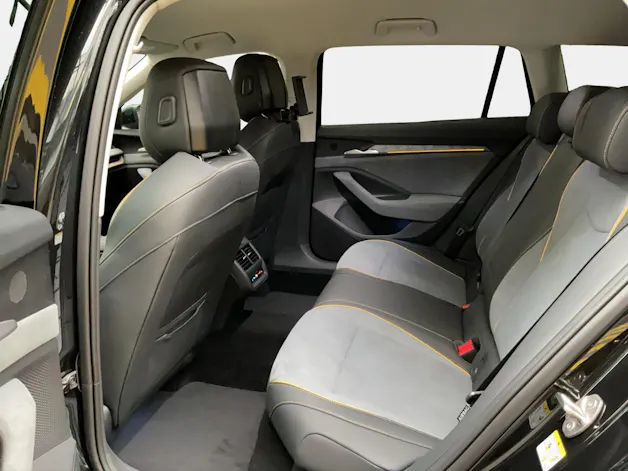 SKODA Superb Combi 2.0 TDi Selection DSG