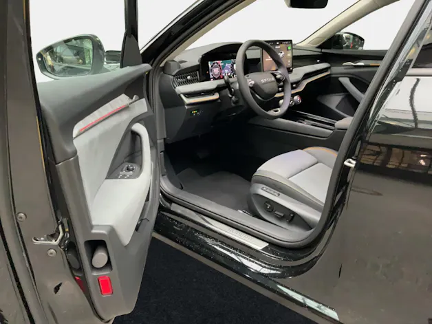 SKODA Superb Combi 2.0 TDi Selection DSG