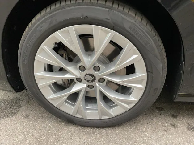 SKODA Superb Combi 2.0 TDi Selection DSG
