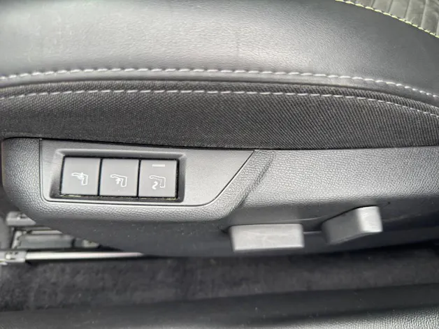 PEUGEOT 2008 1.2 Hybrid 145 GT
