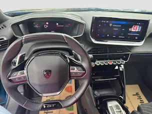 PEUGEOT 2008 1.2 Hybrid 145 GT