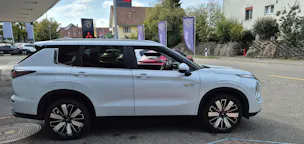 Mitsubishi Outlander 2.4 PHEV Intense 4WD Automatic