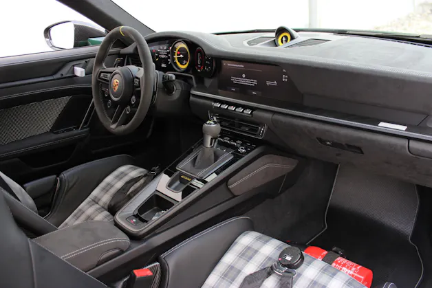 PORSCHE 911 GT3 RS Weissach-Paket BRITISH RACING GREEN