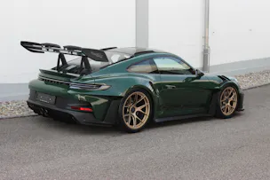 PORSCHE 911 GT3 RS Weissach-Paket BRITISH RACING GREEN