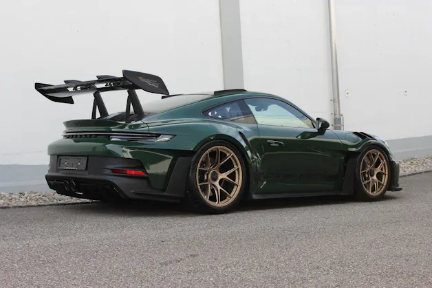 PORSCHE 911 GT3 RS Weissach-Paket BRITISH RACING GREEN