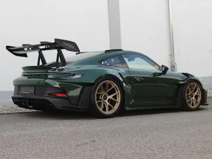 PORSCHE 911 GT3 RS Weissach-Paket BRITISH RACING GREEN