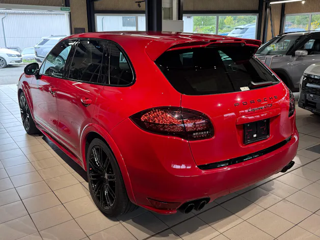 PORSCHE Cayenne GTS