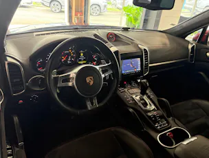 PORSCHE Cayenne GTS