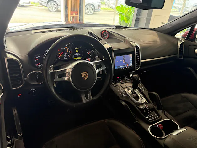PORSCHE Cayenne GTS